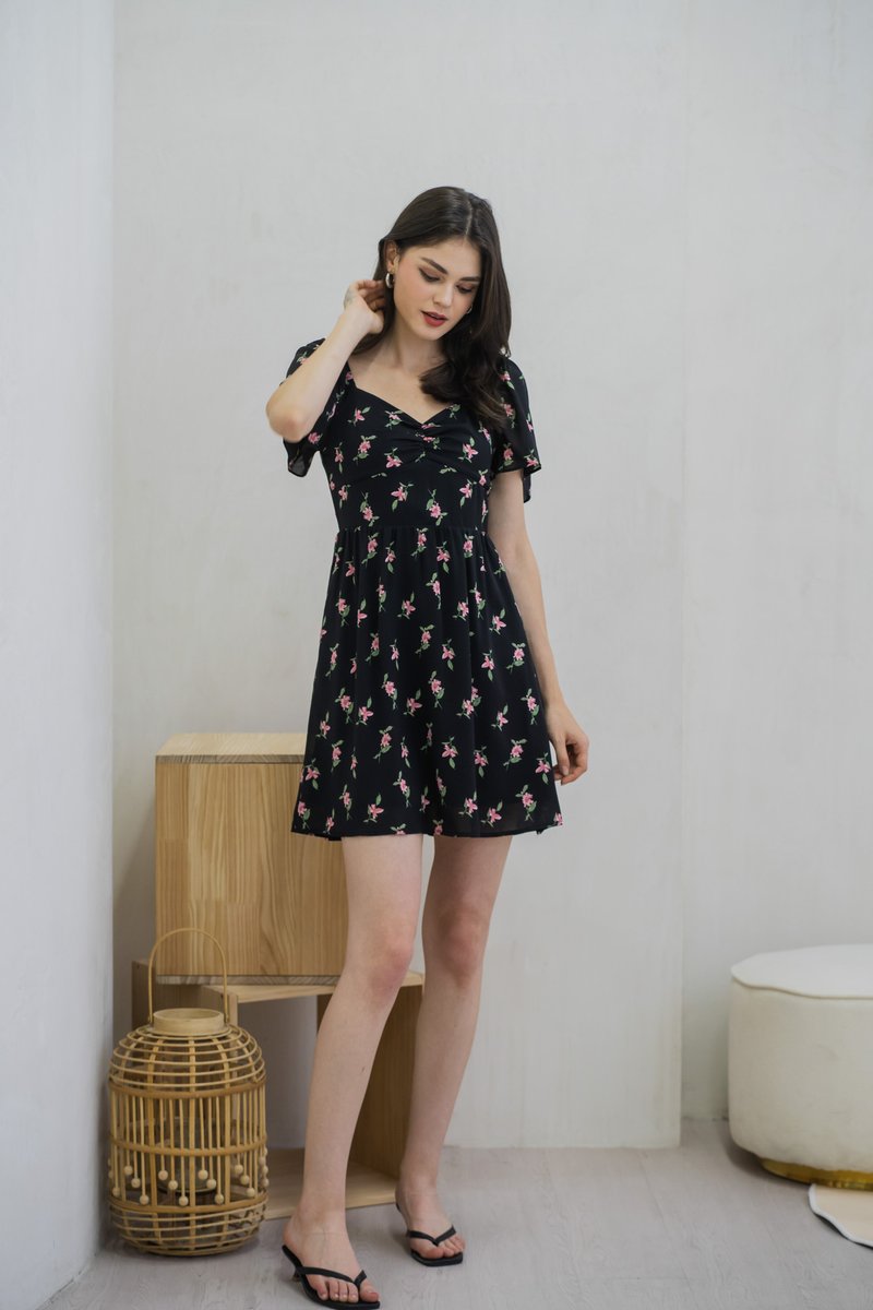 Reyna Printed Floral Dress In Black (XS)