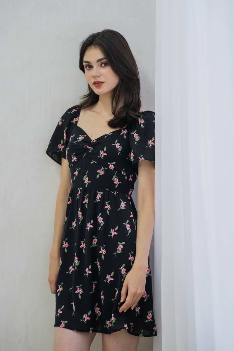 Reyna Printed Floral Dress In Black (XS)