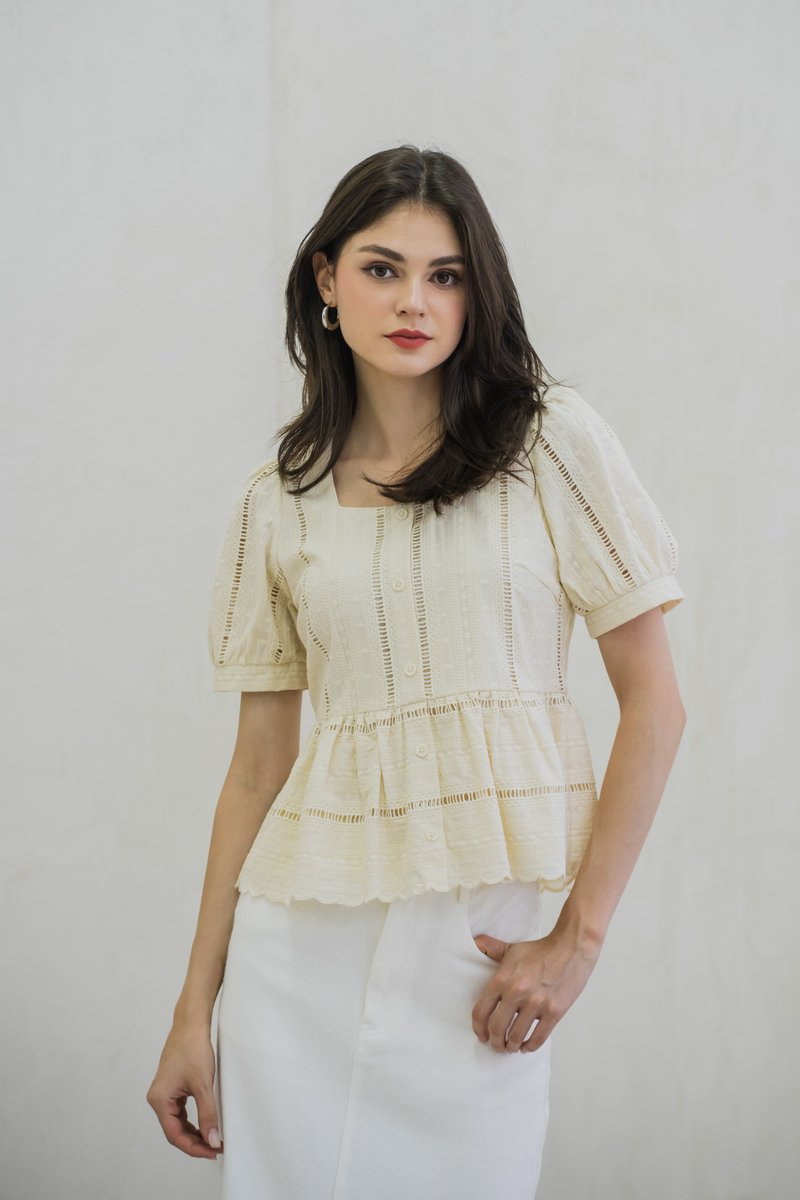Alexa Eyelet Button Top In Cream (XS)