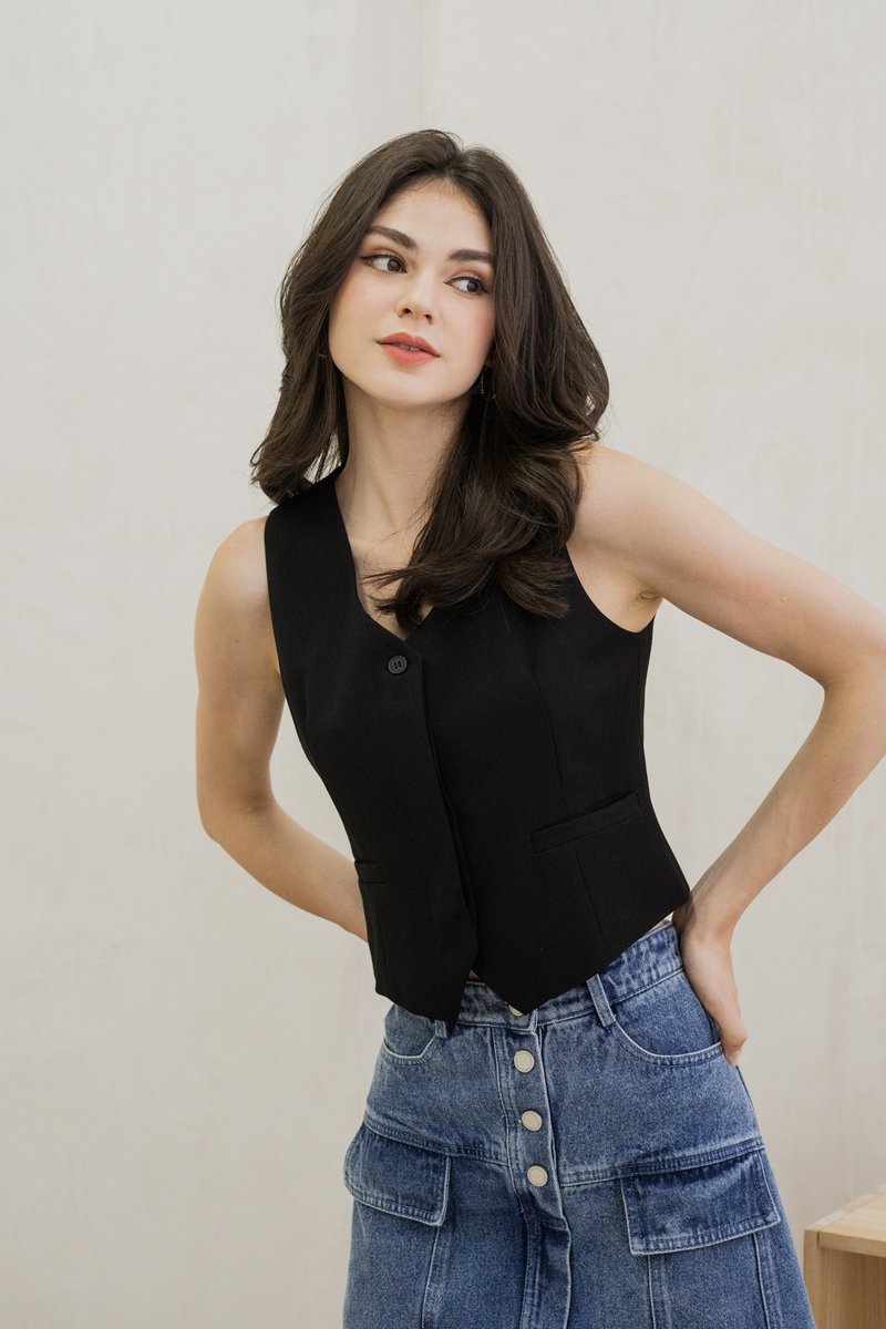 Maris Button Vest Top In Black