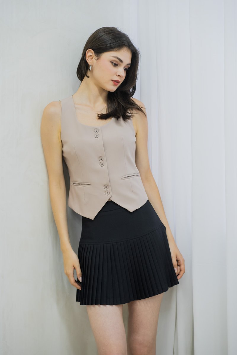 Tiana Vest Duo Button Top In Grey (XL)