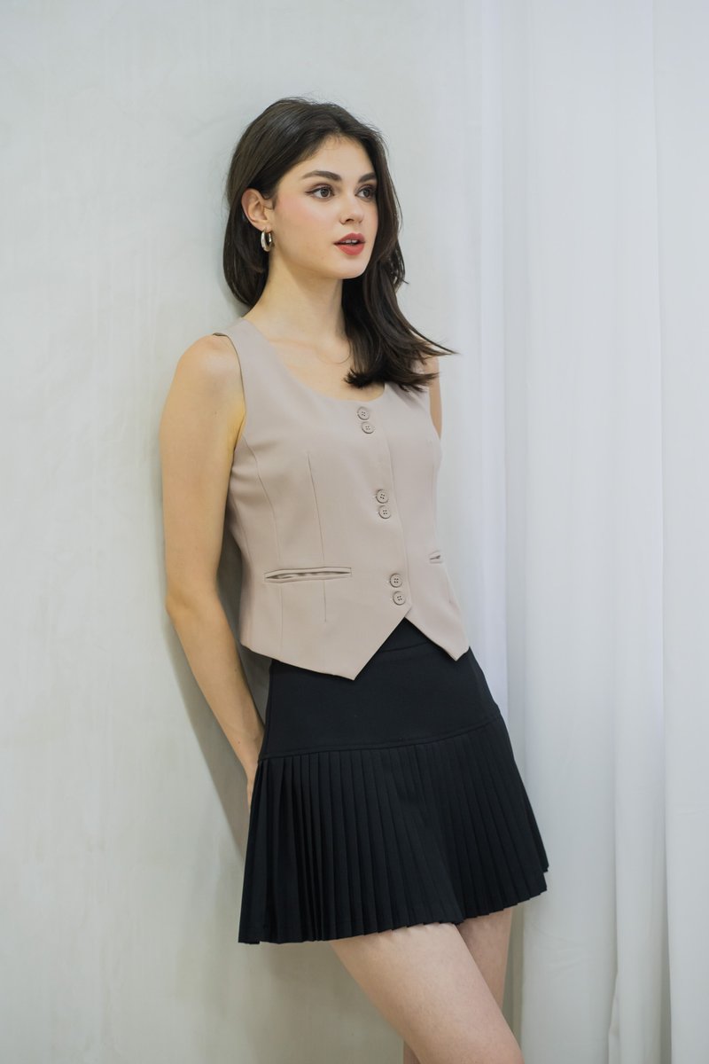 Tiana Vest Duo Button Top In Grey (XL)