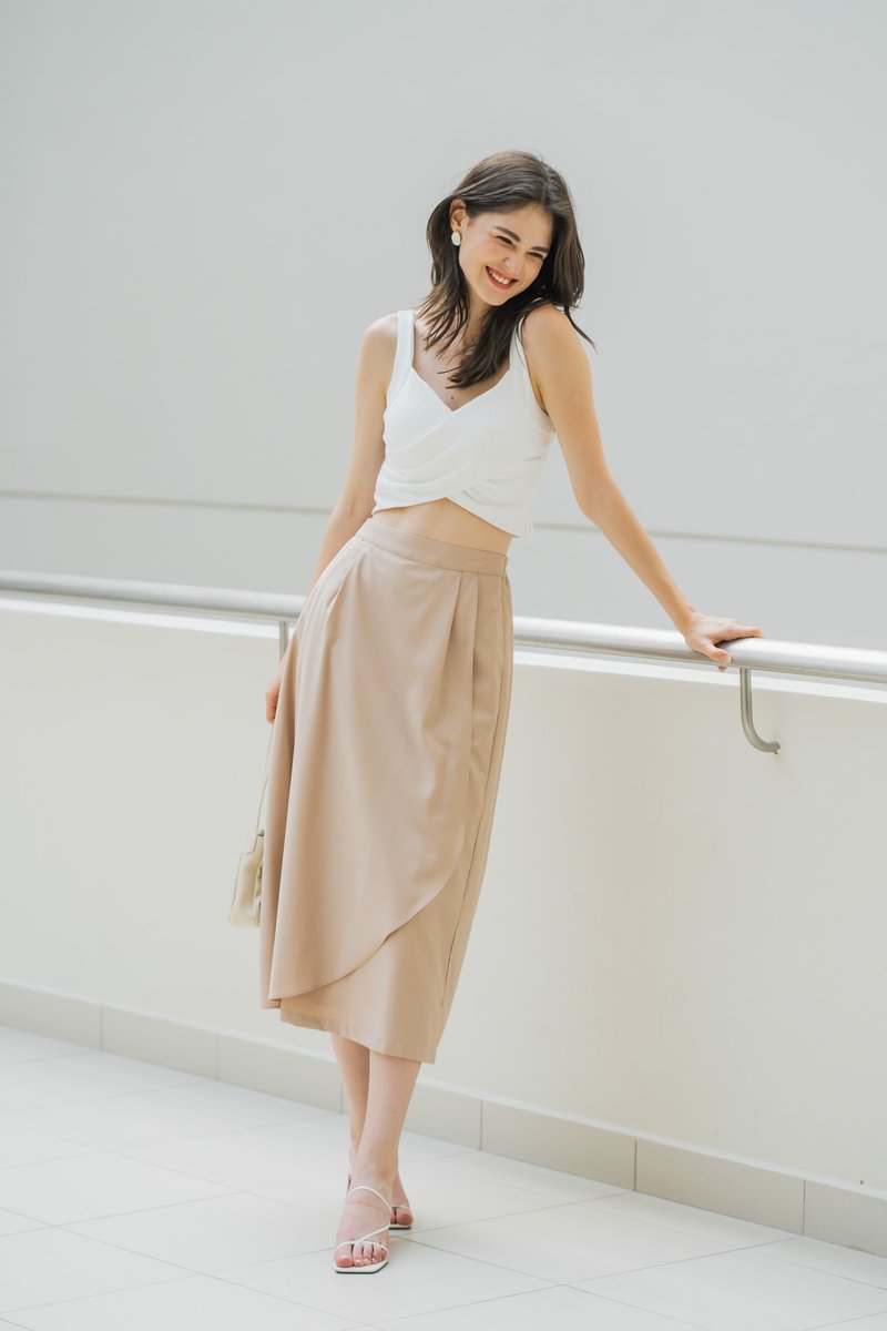 Bora Overlap Midi Skirt In Khaki(L)