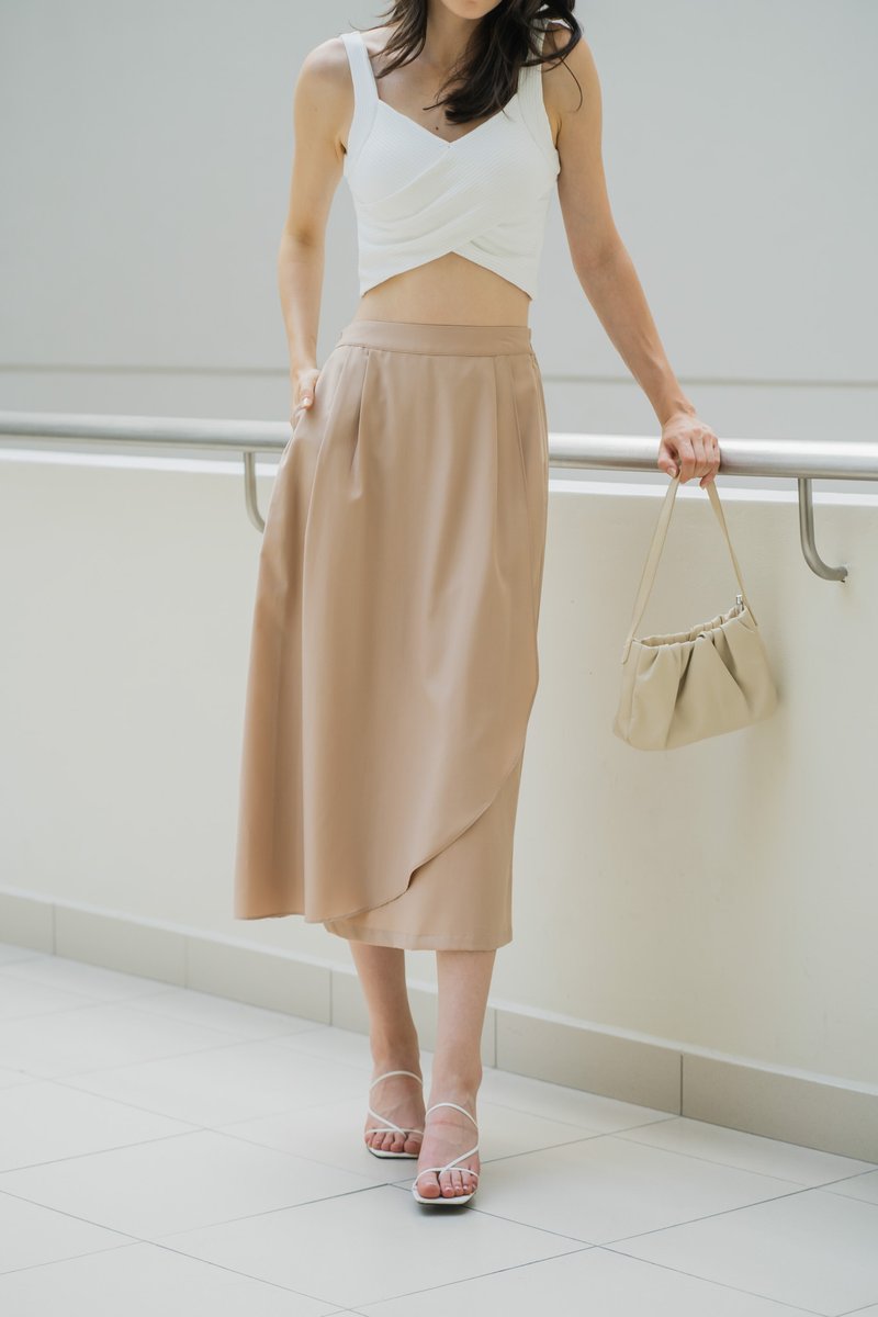 Bora Overlap Midi Skirt In Khaki(L)