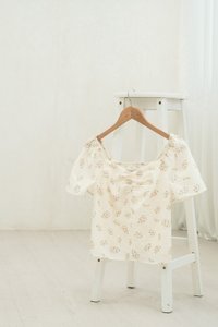 Cheyenne Embroidery Floral Top (XS)