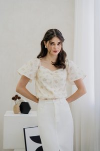 Cheyenne Embroidery Floral Top (XS)