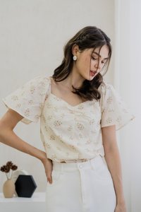 Cheyenne Embroidery Floral Top (XS)