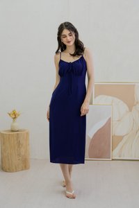 Daena Tie Ribbon Ruched Midi Dress In Navy (XS)