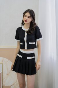 Emberly Clover Pleated Skort In Black (XS)