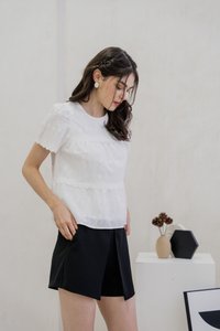 Kiana Overlap Shorts In Black