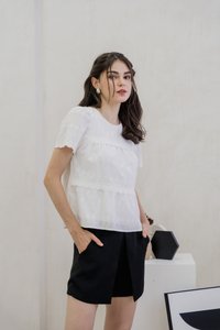 Kiana Overlap Shorts In Black