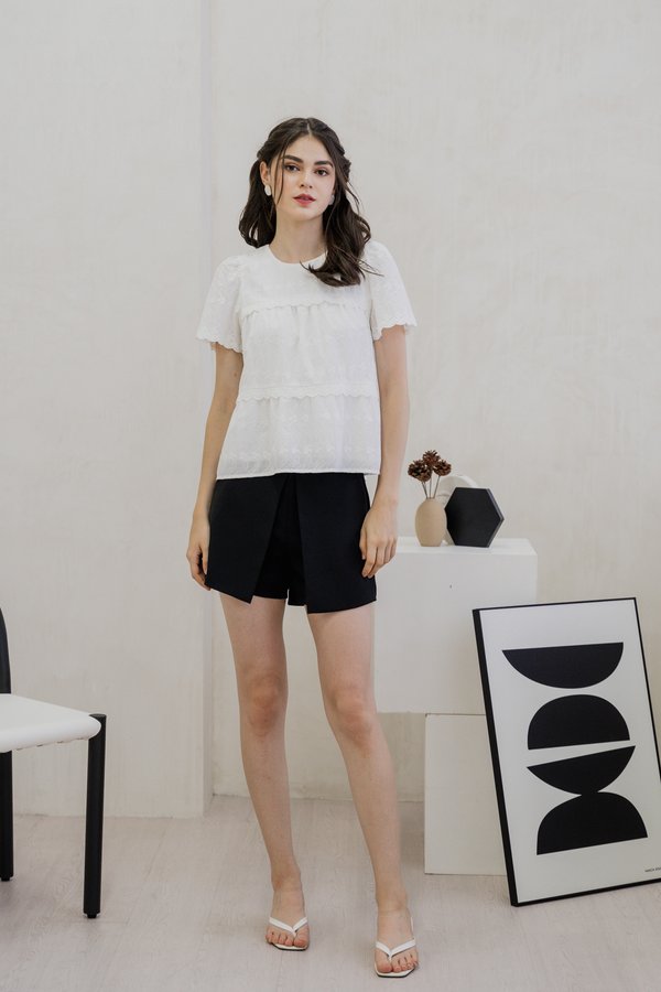 Kiana Overlap Shorts In Black
