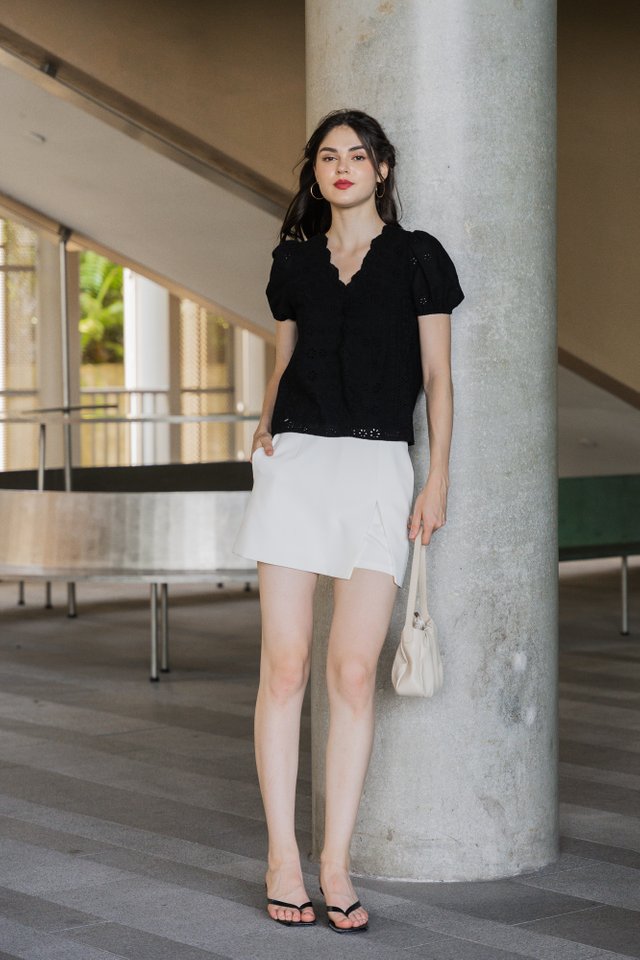 Elyse Scallop Eyelet Top In Black (XS)