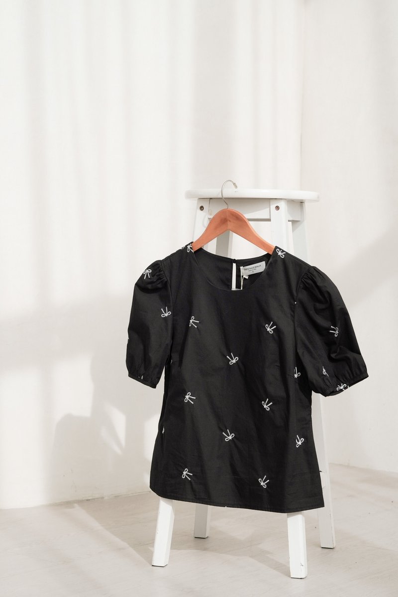 Kaiya Embroidered Ribbon Top In Black (XS)