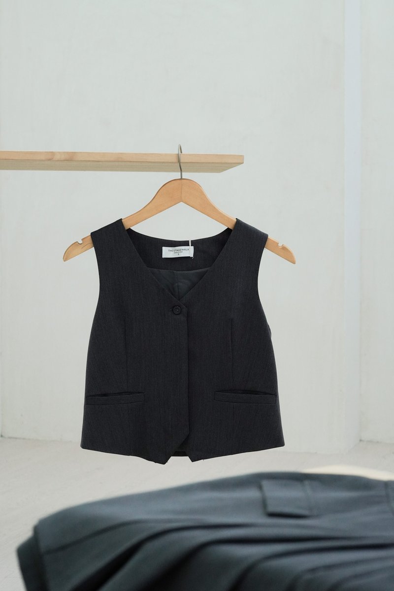 Maris Button Vest Top In Black
