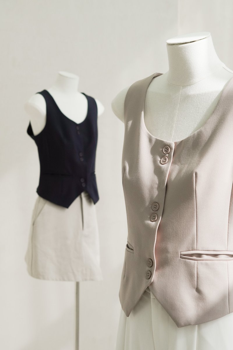Tiana Vest Duo Button Top In Grey (XL)