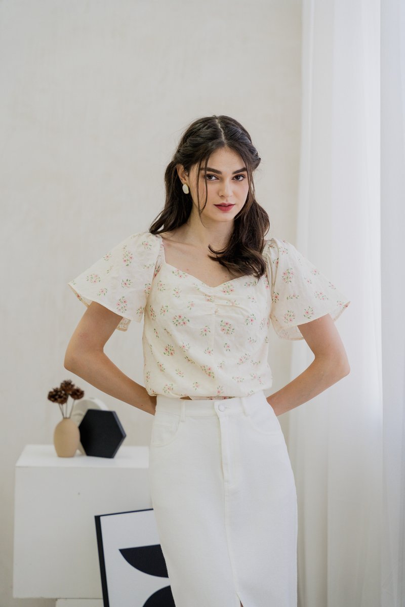 Cheyenne Embroidery Floral Top (XS)