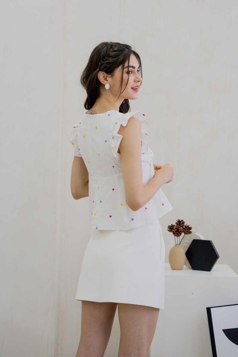 Vivianne Embroidery Hearts Top In White (XS)