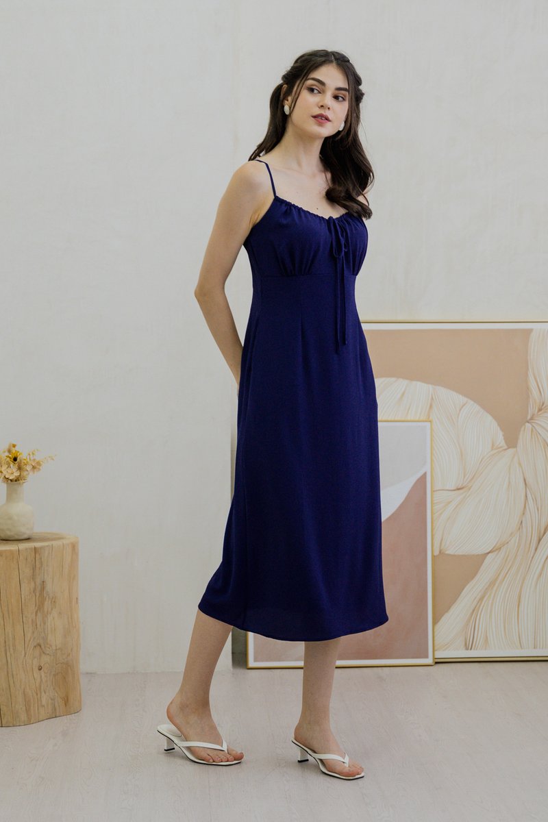 Daena Tie Ribbon Ruched Midi Dress In Navy (XS)