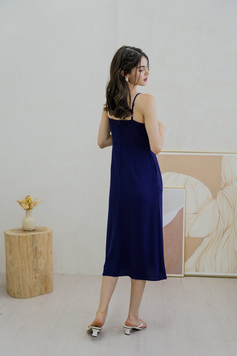 Daena Tie Ribbon Ruched Midi Dress In Navy (XS)