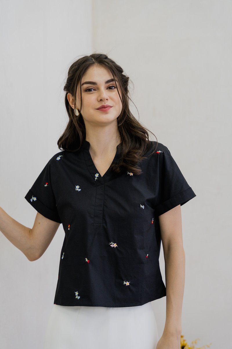 Brynn Mini Floral Embroidery Top In Black (XS)