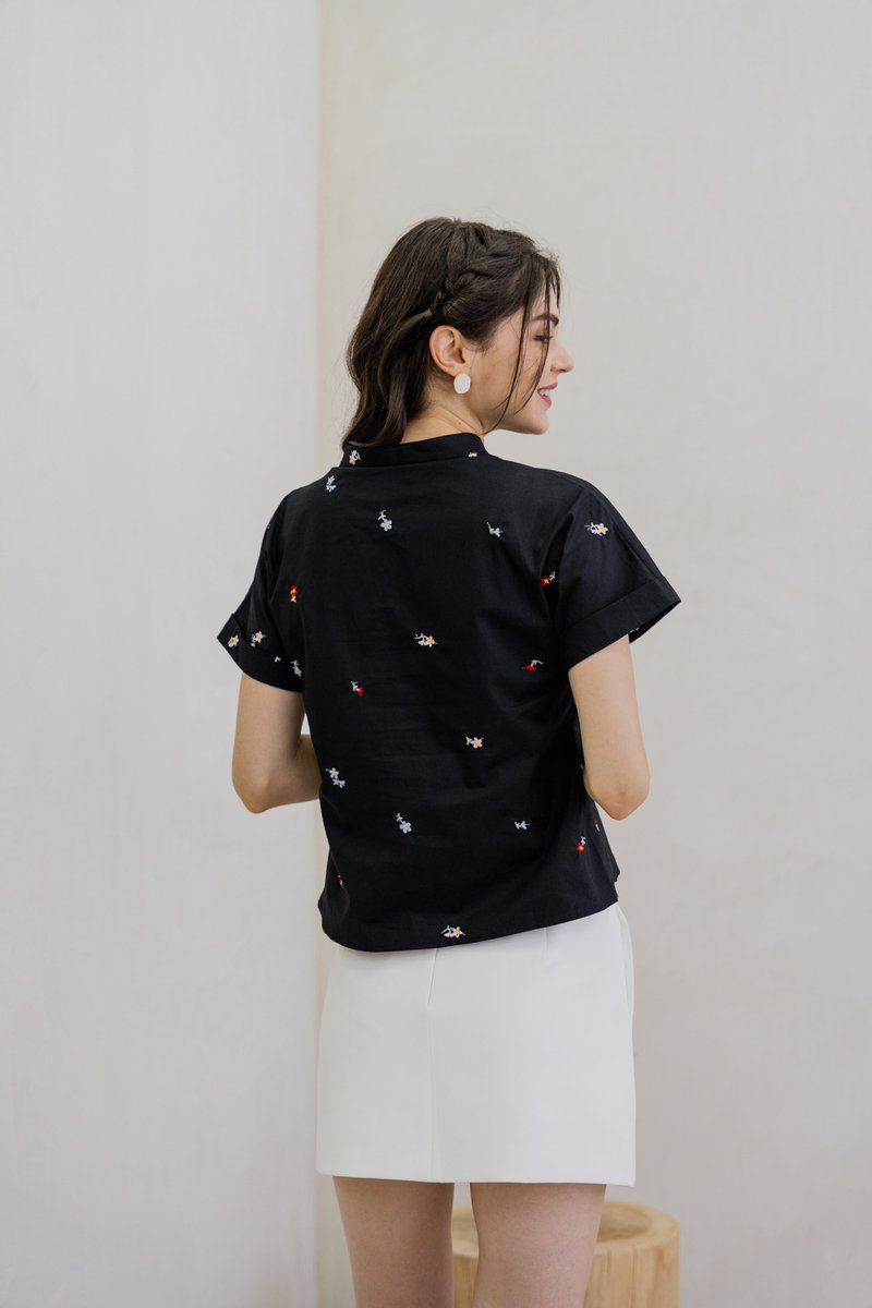 Brynn Mini Floral Embroidery Top In Black (XS)