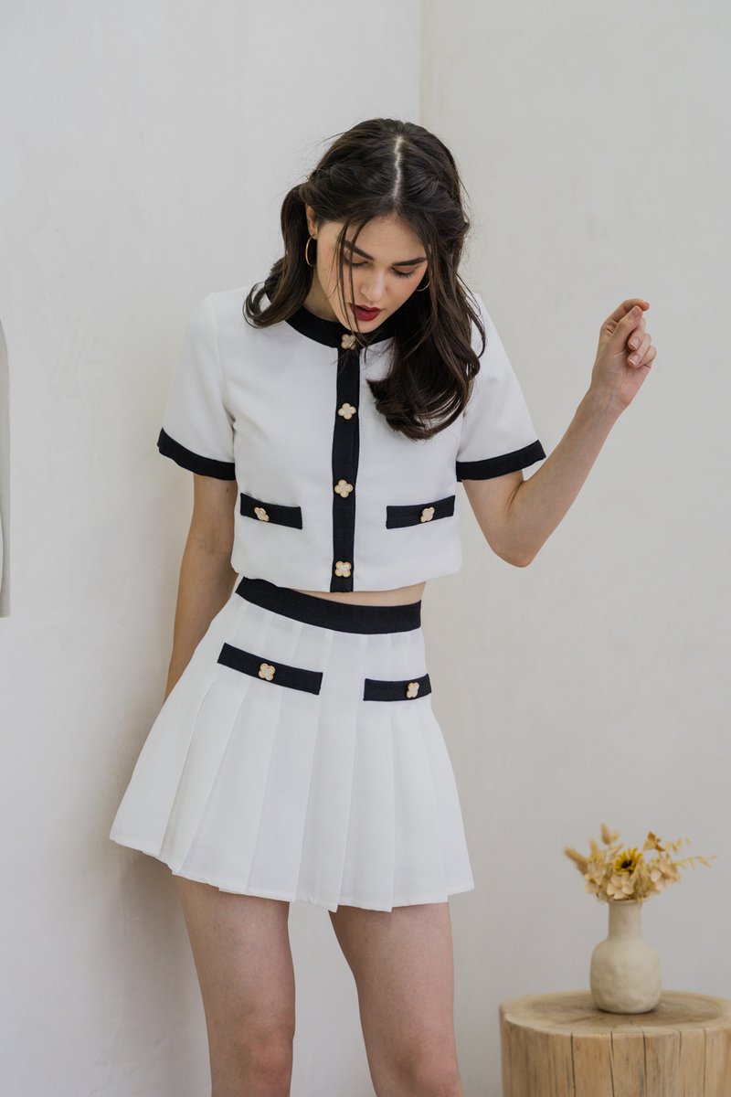 Emberly Clover Pleated Skort In White