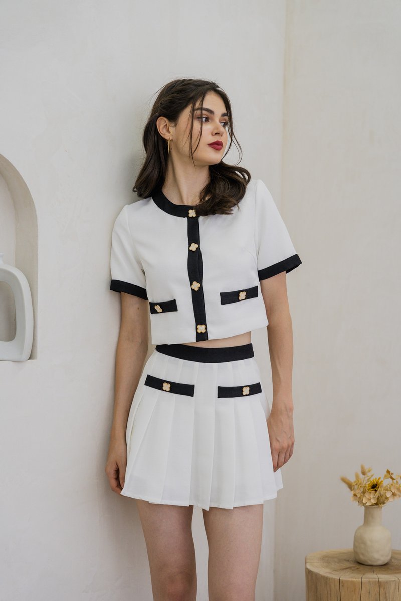 Emberly Clover Pleated Skort In White