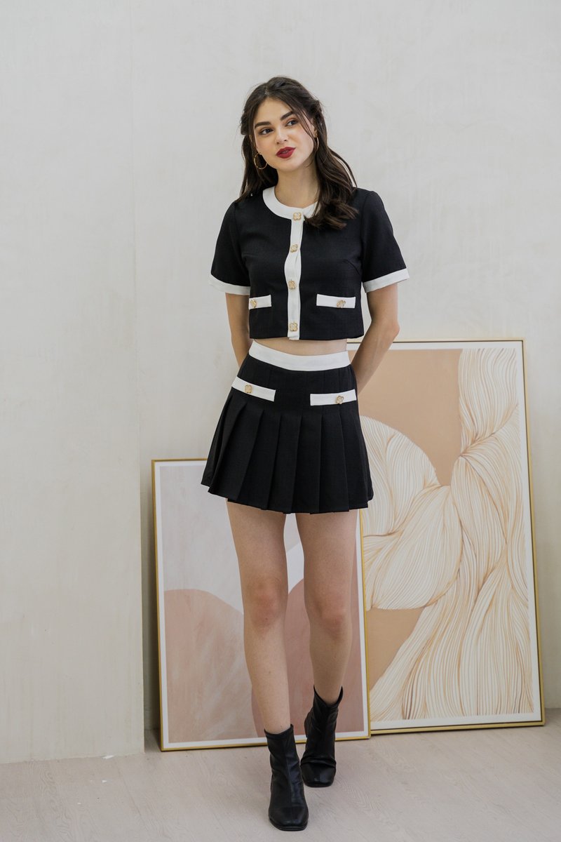 Emberly Clover Pleated Skort In Black (XS)