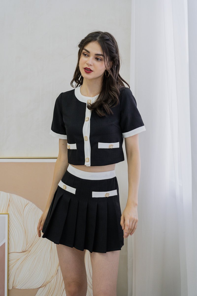 Emberly Clover Pleated Skort In Black (XS)