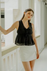 Audrina Eyelet Ribbon Top In Black (XL)