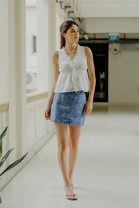 Audrina Eyelet Ribbon Top In White (XL)
