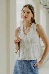Audrina Eyelet Ribbon Top In White (XL)