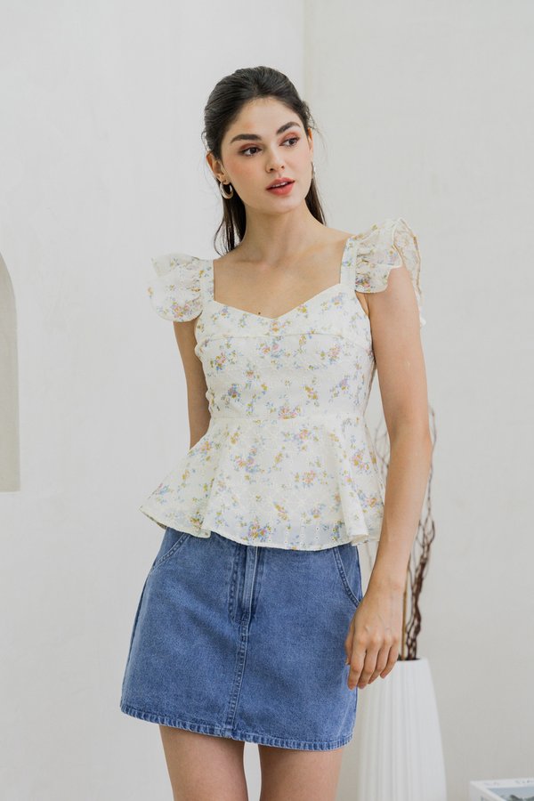 Fiona Eyelet Ruffle Sleeve Top In Cream (XS)