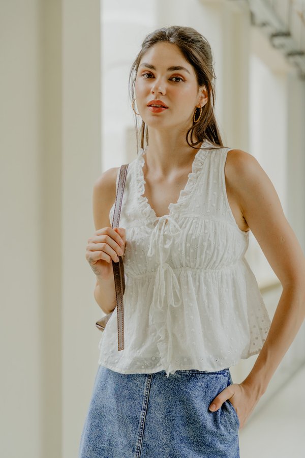 Audrina Eyelet Ribbon Top In White (XL)