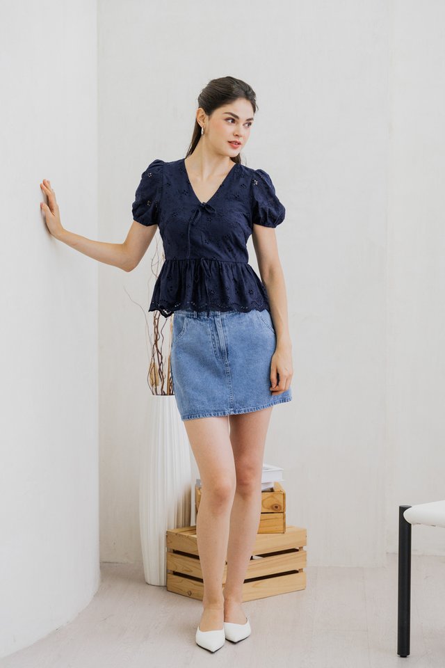 Ela Eyelet Ribbon Top In Navy