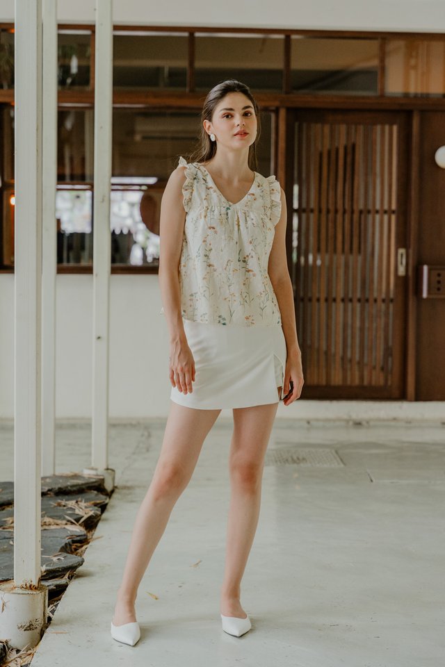 Cynthia Blossom Eyelet Top In Cream