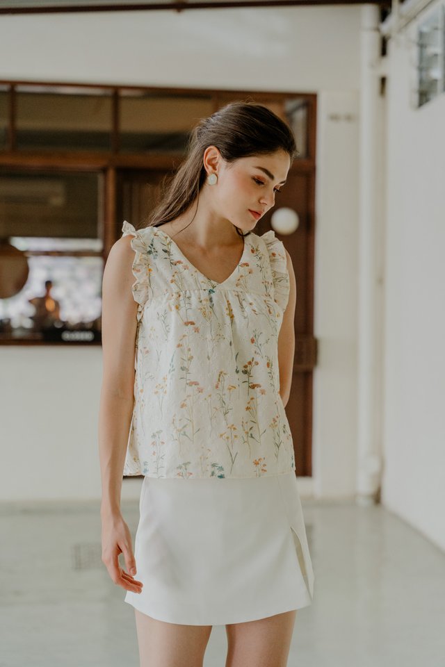 Cynthia Blossom Eyelet Top In Cream