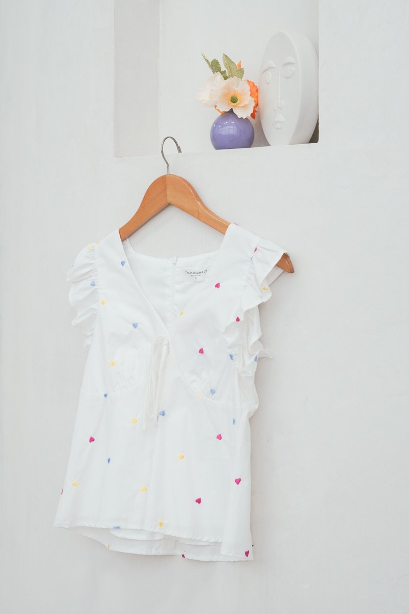 Vivianne Embroidery Hearts Top In White (XS)