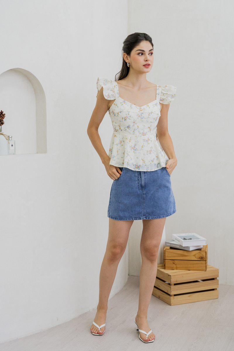 Fiona Eyelet Ruffle Sleeve Top In Cream (XS)
