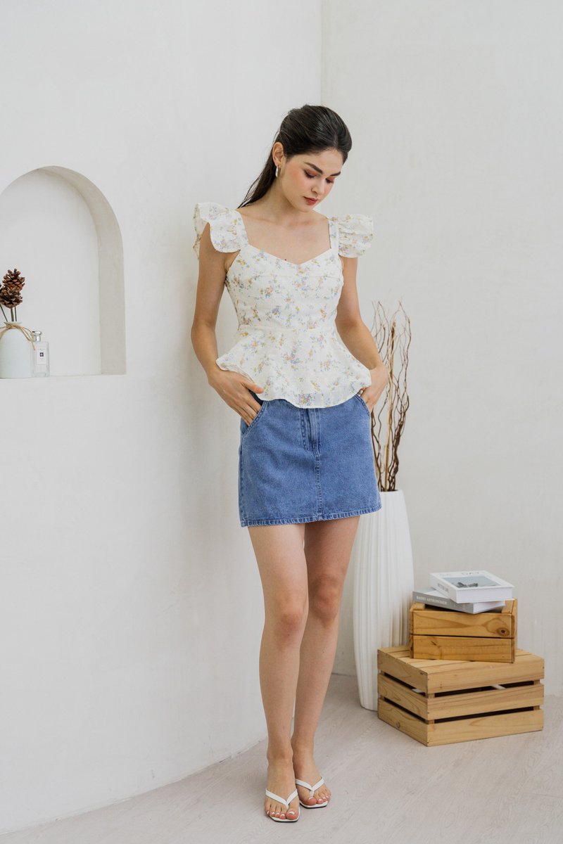 Fiona Eyelet Ruffle Sleeve Top In Cream (XS)