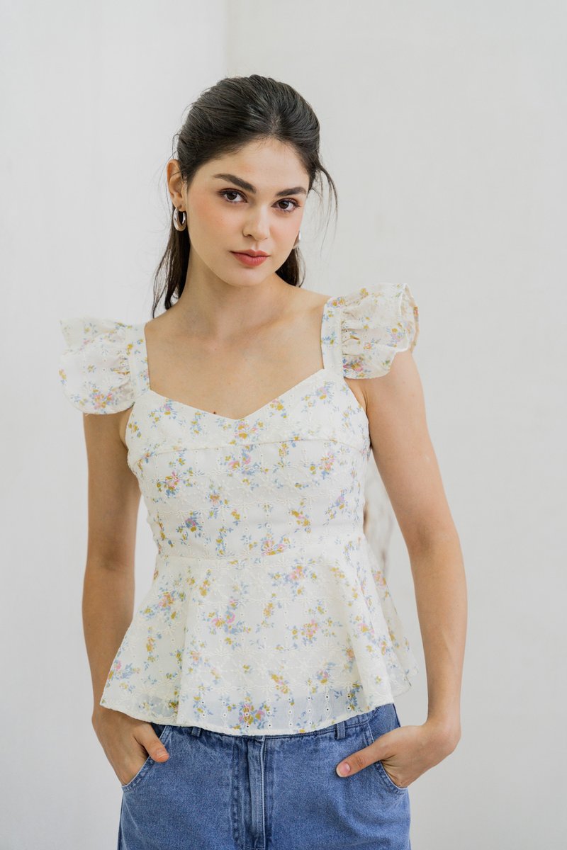 Fiona Eyelet Ruffle Sleeve Top In Cream (XS)