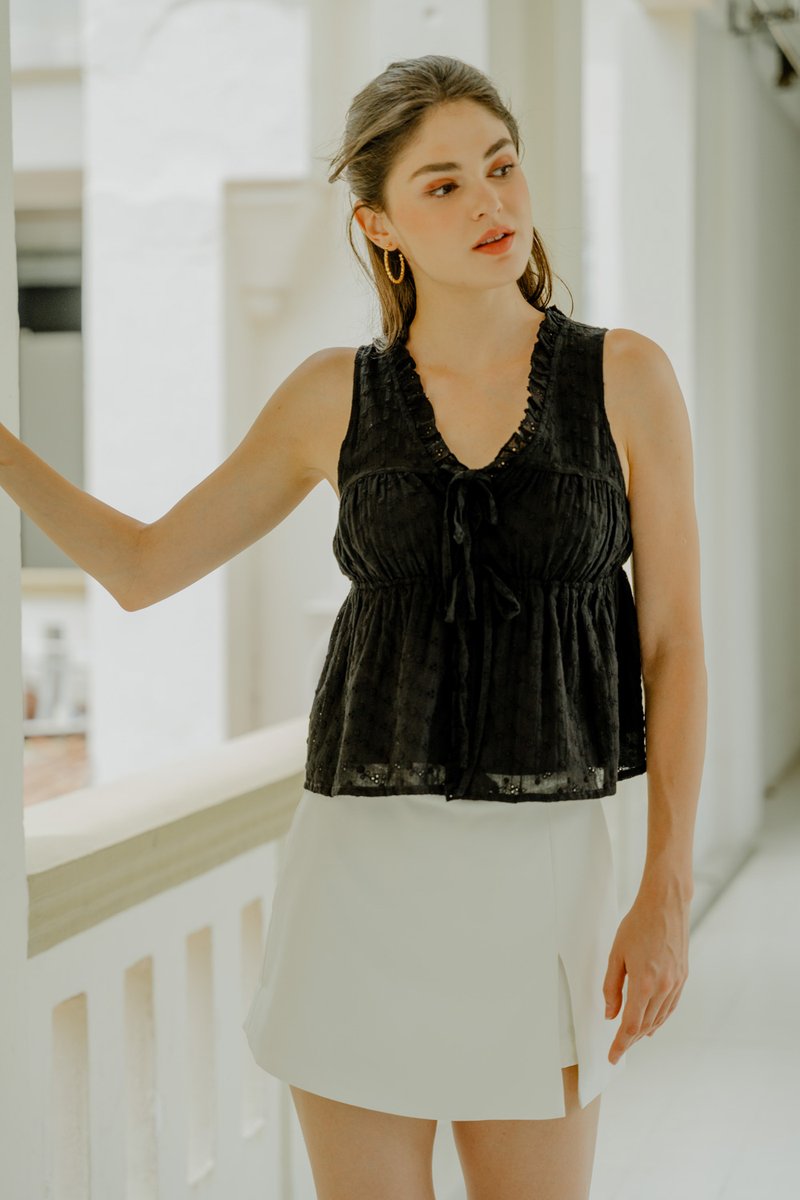 Audrina Eyelet Ribbon Top In Black (XL)
