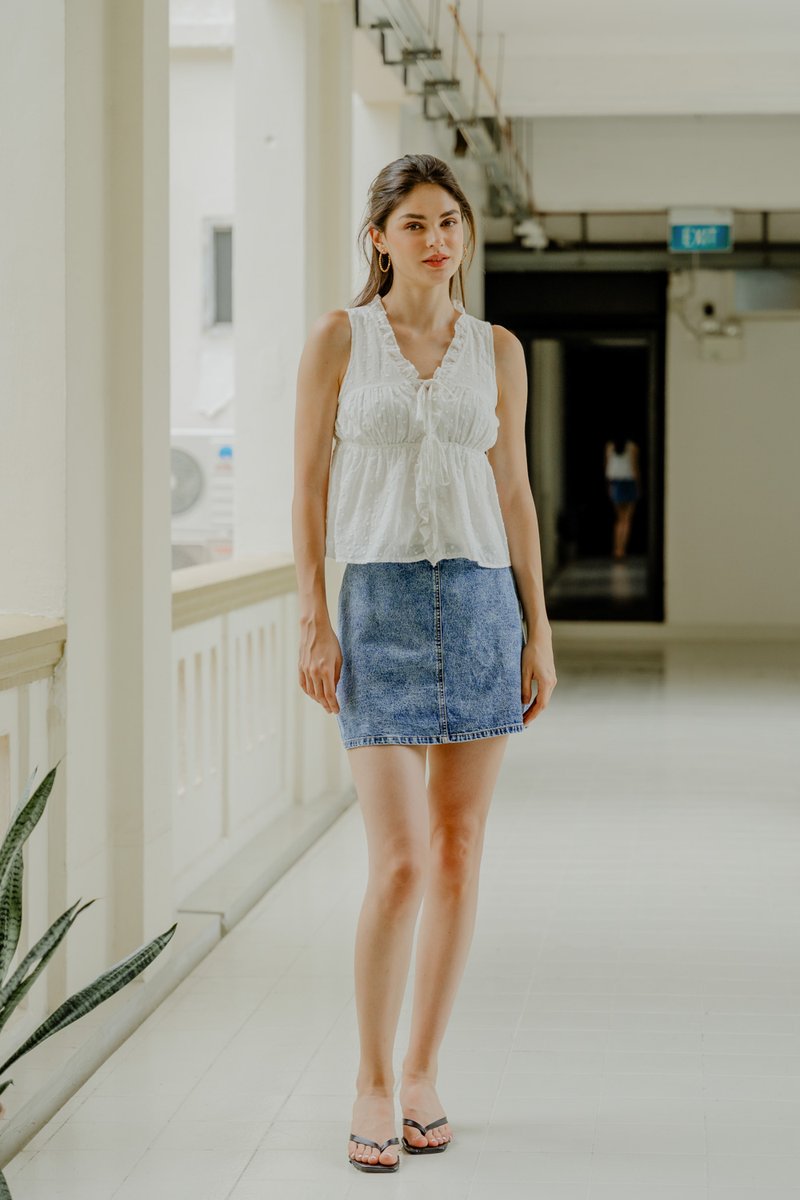 Audrina Eyelet Ribbon Top In White (XL)