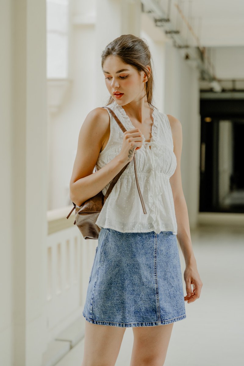 Audrina Eyelet Ribbon Top In White (XL)