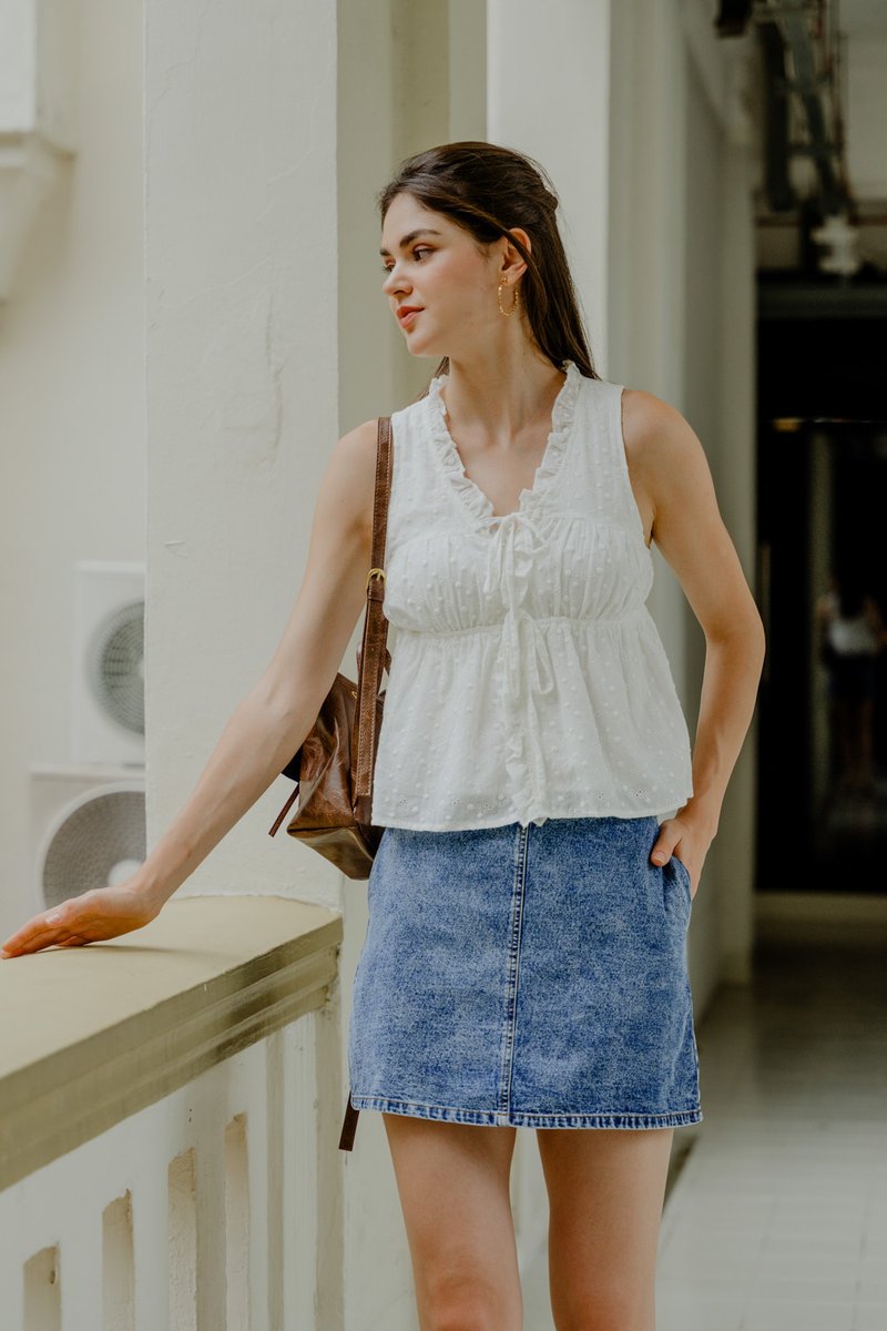Audrina Eyelet Ribbon Top In White (XL)