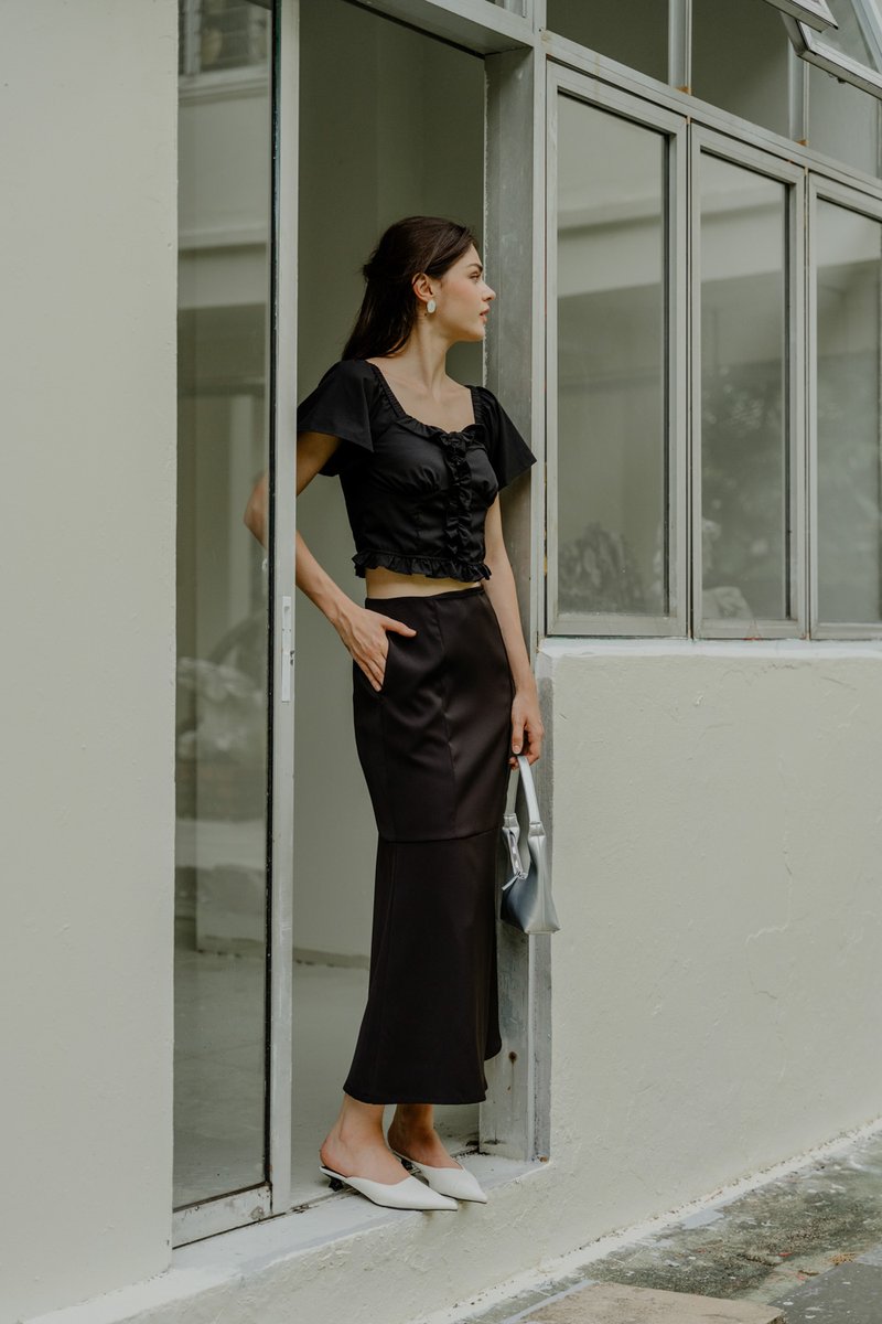 Mina Mermaid Hem Midi Skirt In Black