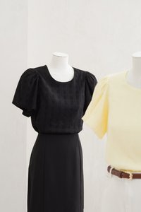 Paula Textured Puffed Sleeved Top In Black (XS)
