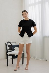 Rae Side Ruched Top In Black (XS)