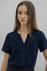 Tomi Textured V Neck Top In Navy (XS)